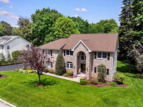 Homes For Sale - 8 Drake Lane<br/> White Plains, NY 10607