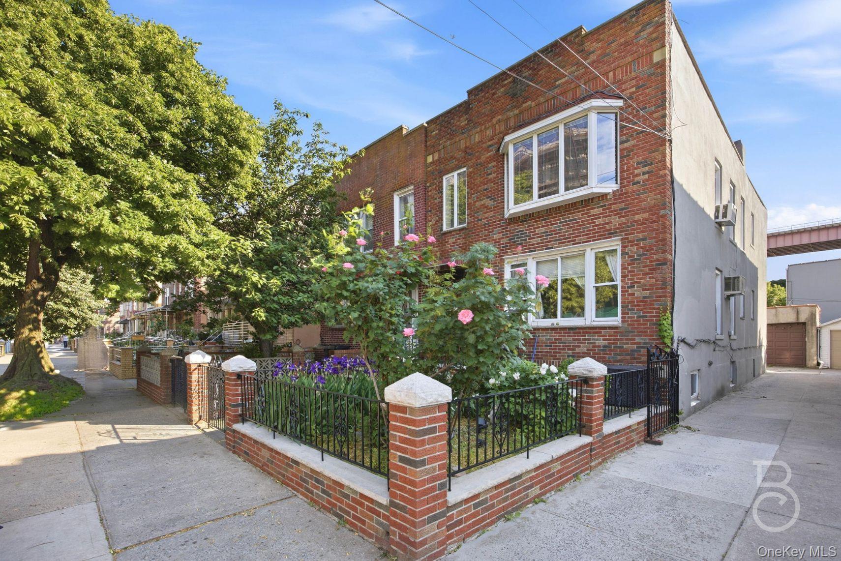 21-08 Ditmars Boulevard