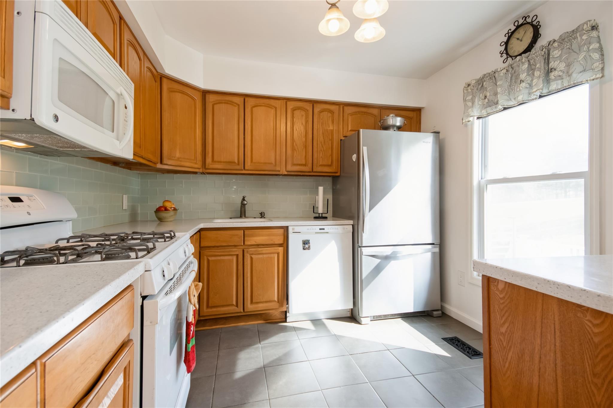 15 Helen Court, Beacon, New York image 13