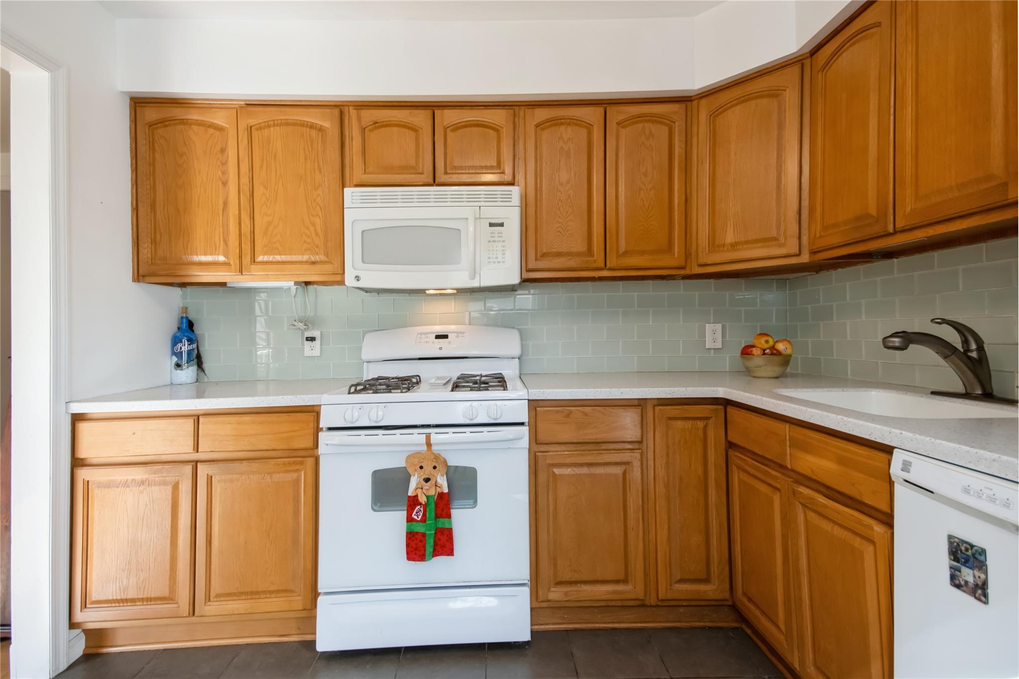 15 Helen Court, Beacon, New York image 14