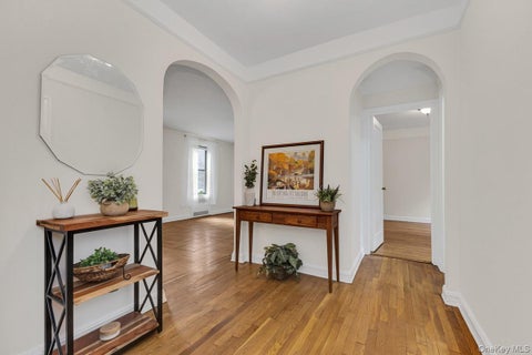 Photo of 83-80 118th Street #2M, Kew Gardens, NY 11415 (MLS # 1047473)