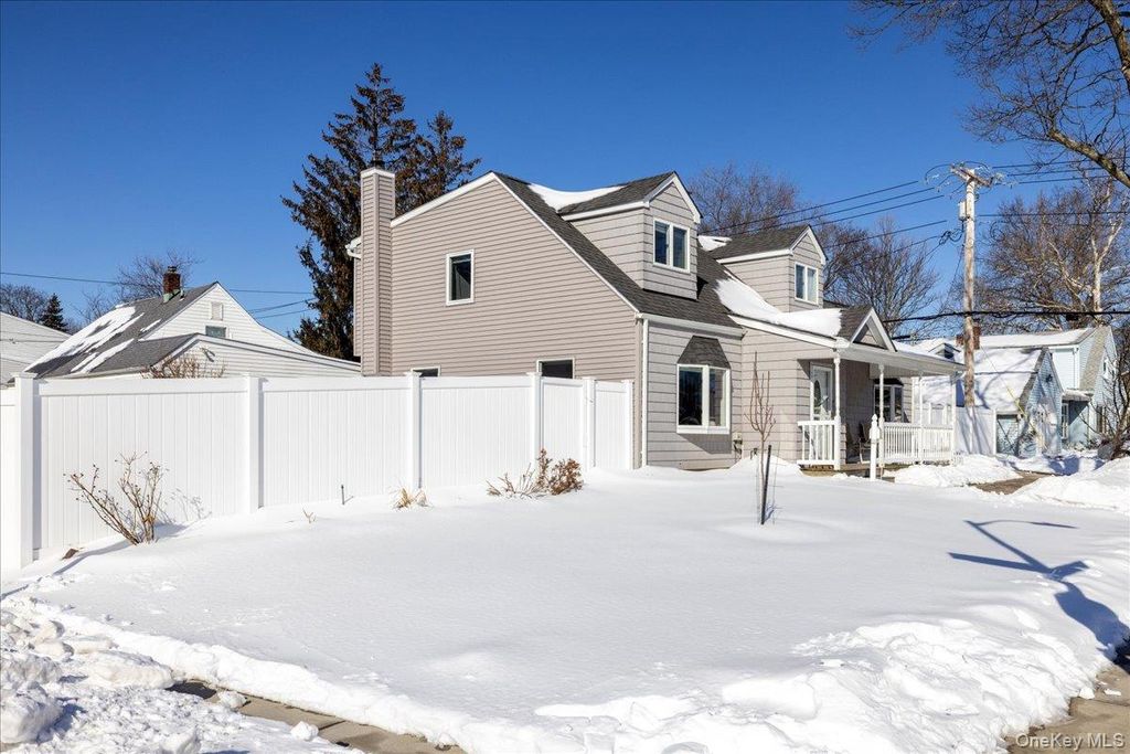 Photo of 2 Violet Lane, Levittown, NY 11756 (MLS # 957086)