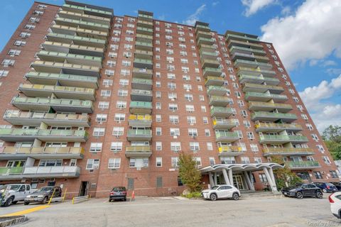 Photo of 1853 Central Park Avenue #9J, Yonkers, NY 10710 (MLS # 913513)