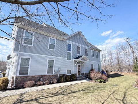 Homes For Sale - 131 Meadow View Drive<br/> Middletown, NY 10940