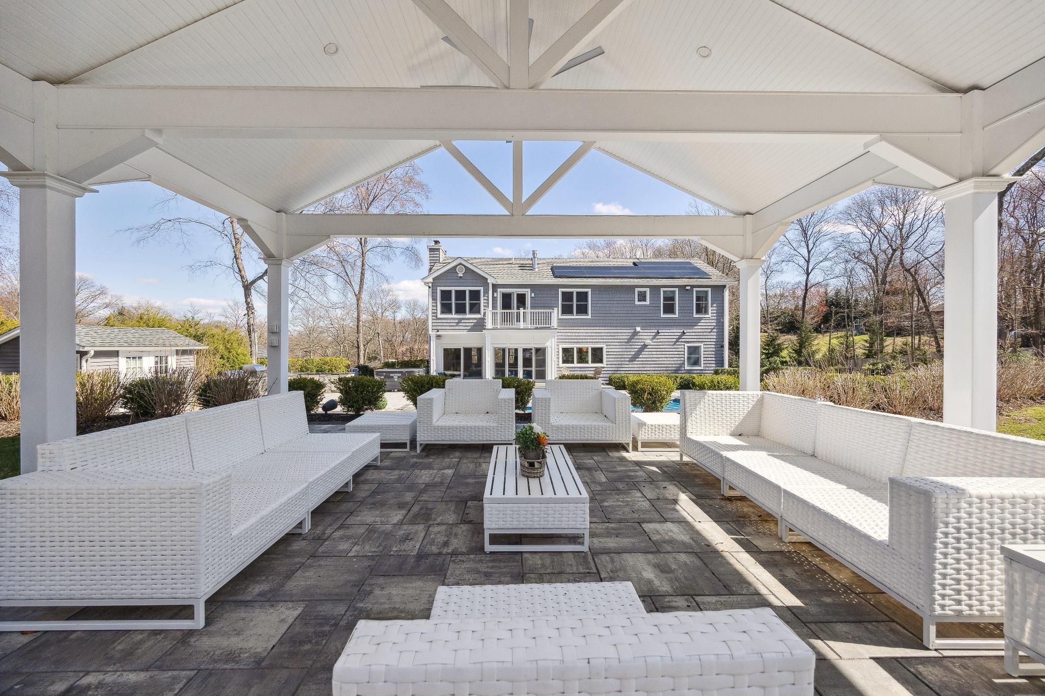 4 SE Lucille Lane, Dix Hills, New York image 37