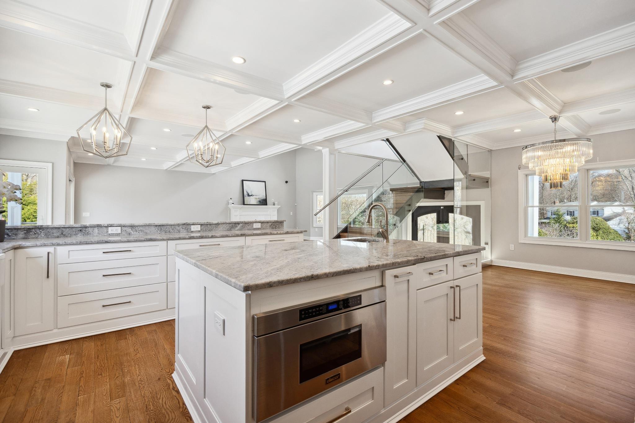 4 SE Lucille Lane, Dix Hills, New York image 9