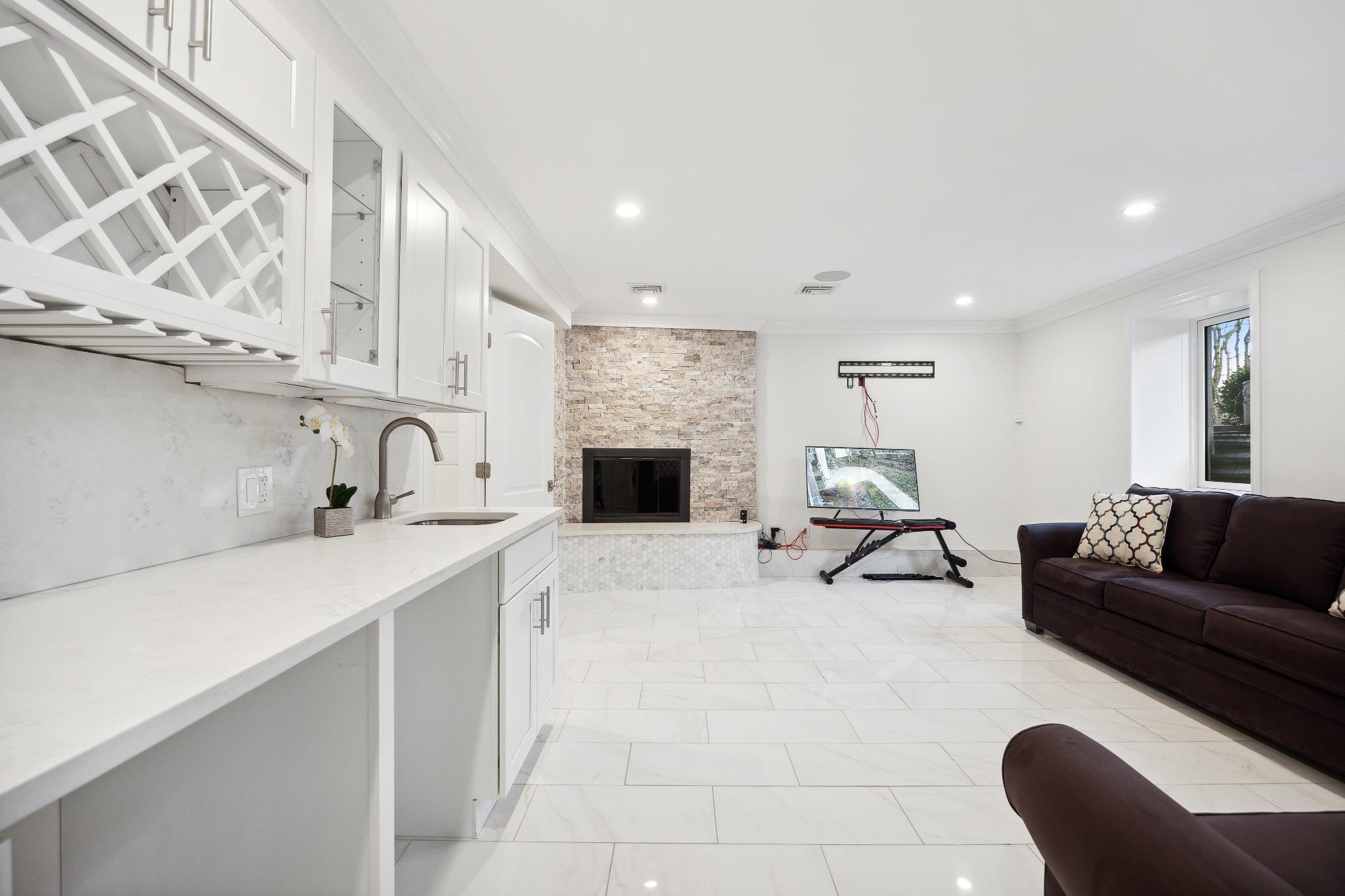 4 SE Lucille Lane, Dix Hills, New York image 34