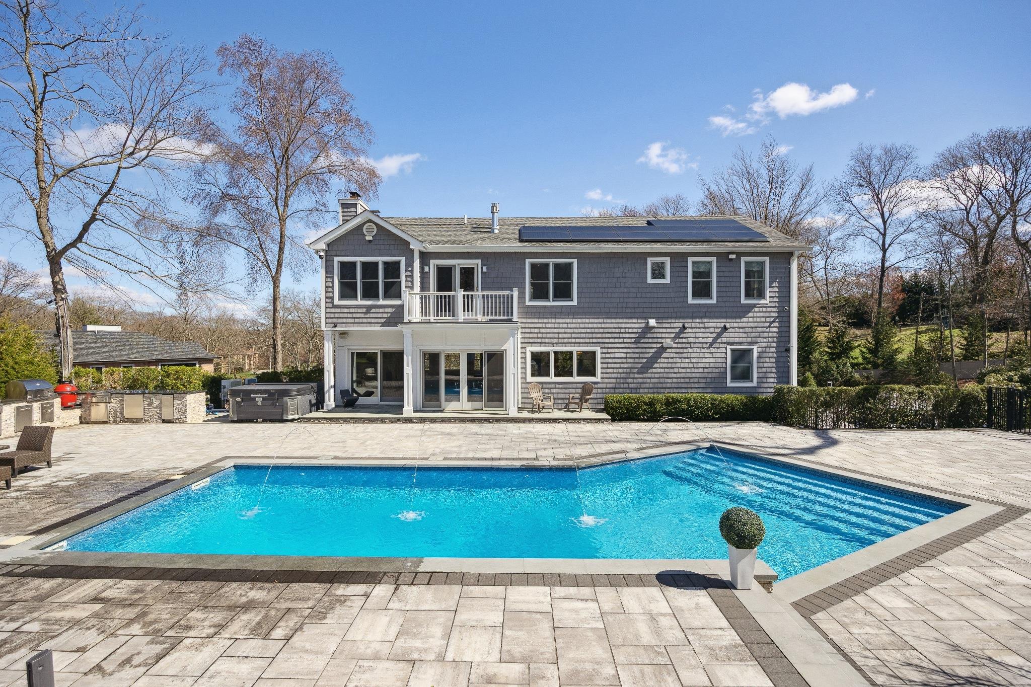 4 SE Lucille Lane, Dix Hills, New York image 38