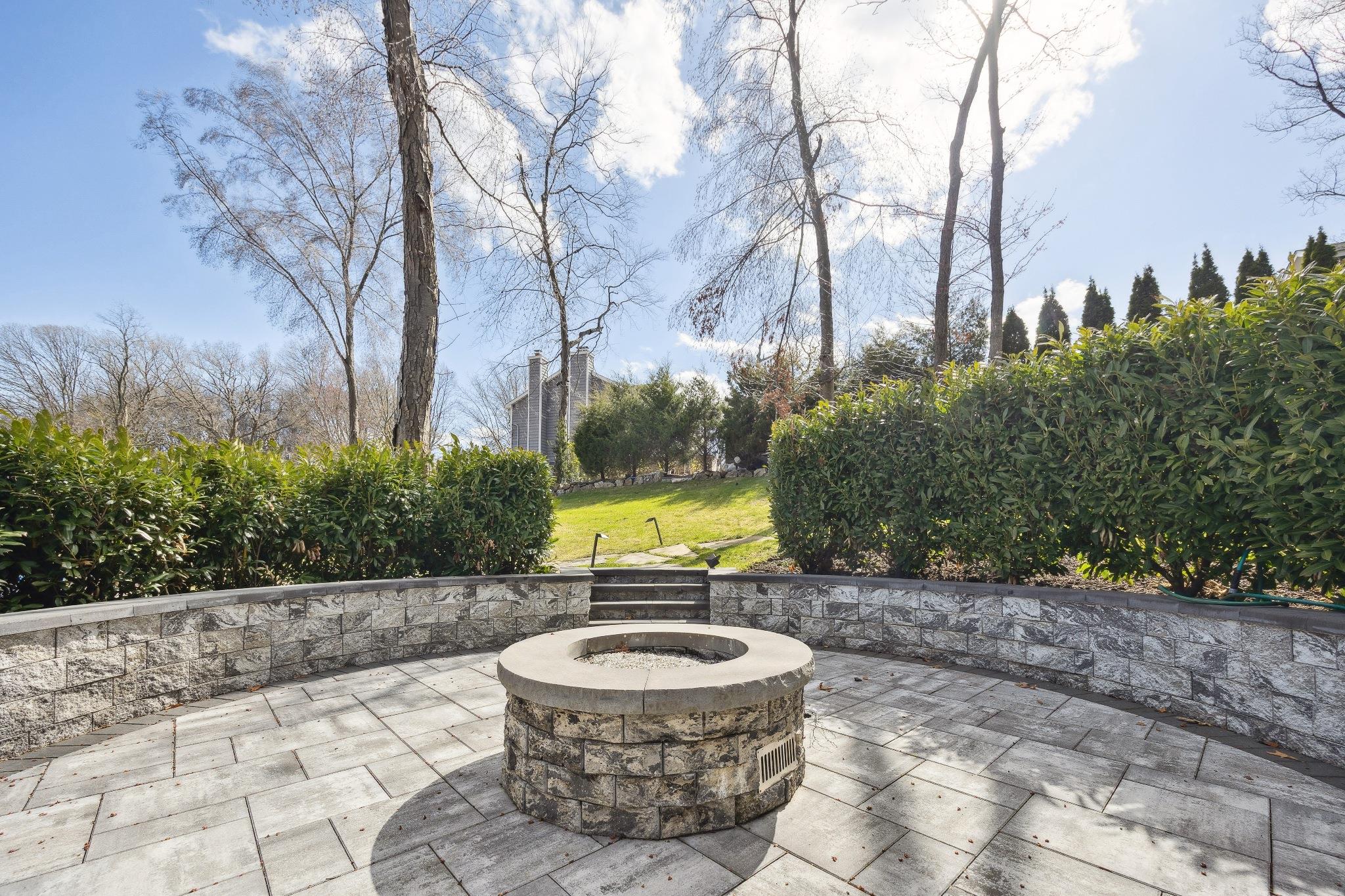 4 SE Lucille Lane, Dix Hills, New York image 43