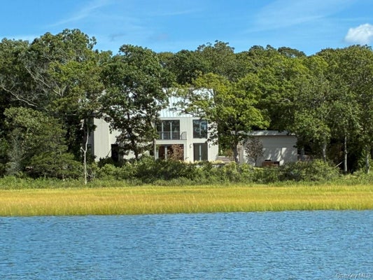 6370 SKUNK LN, CUTCHOGUE, NY 11935 - Image 04e6a4e1e45a3d8318e54c69be2d355c/2324135021