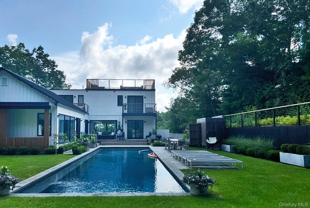 Photo of 33 Oyster Pond Lane, East Hampton, NY 11937 (MLS # 944422)