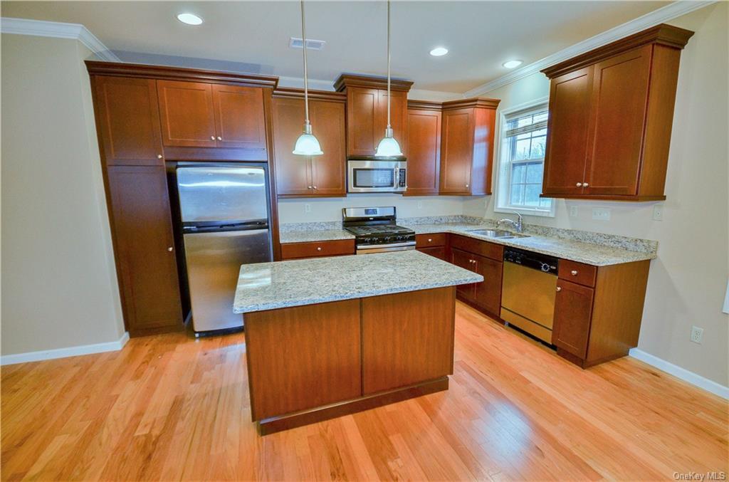 Rental Property at Canter Court, Goshen, New York - Bedrooms: 2 
Bathrooms: 2 
Rooms: 5  - $2,995 MO.