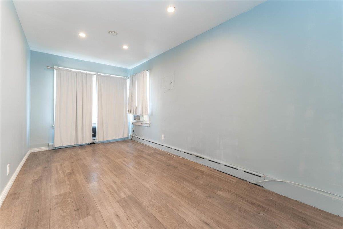 209 Seagirt Avenue, Far Rockaway, New York image 8