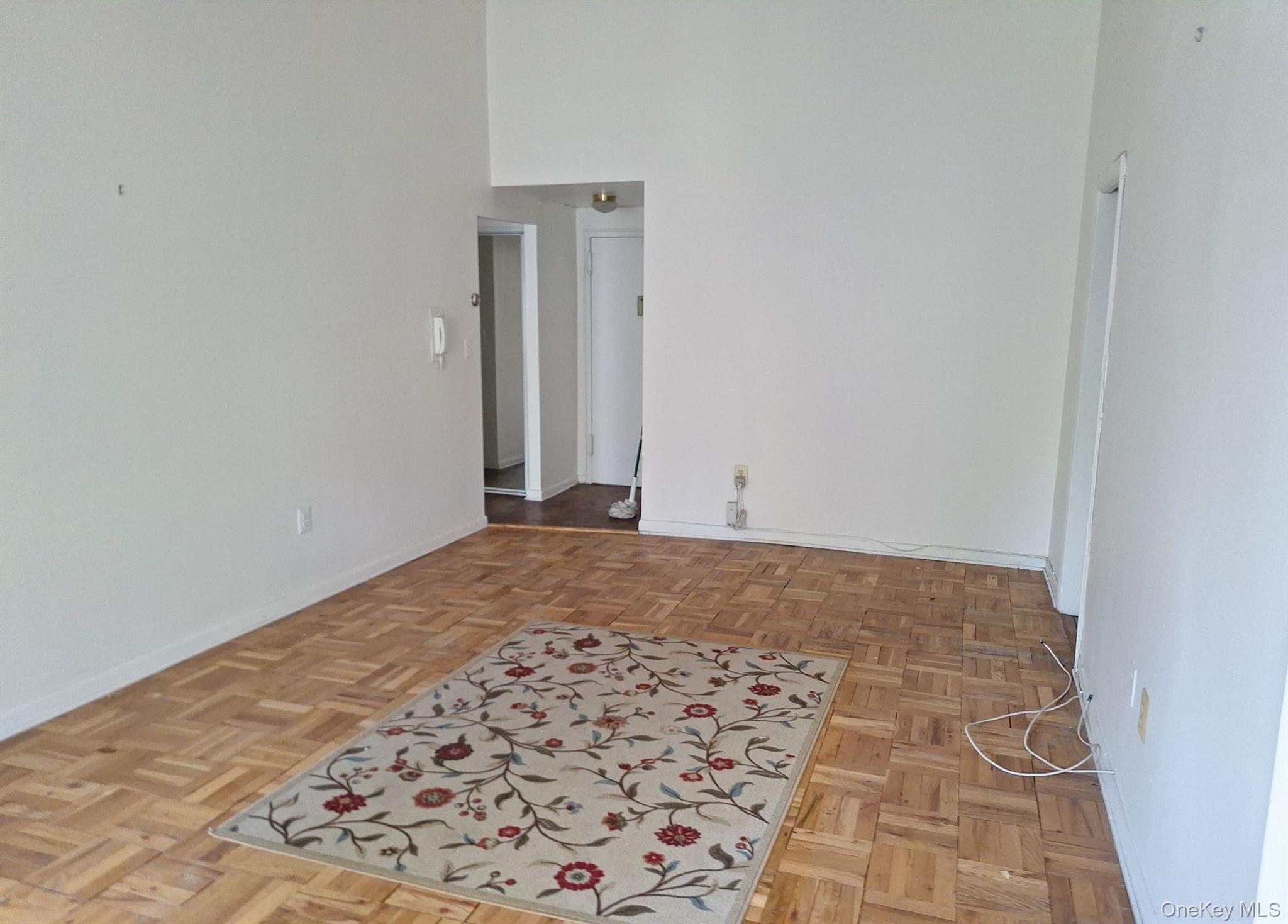 838 Pelhamdale Avenue 3R