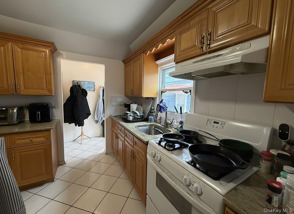 Photo of 525 E Olive Street #Main/Lower, Long Beach, NY 11561 (MLS # 986409)