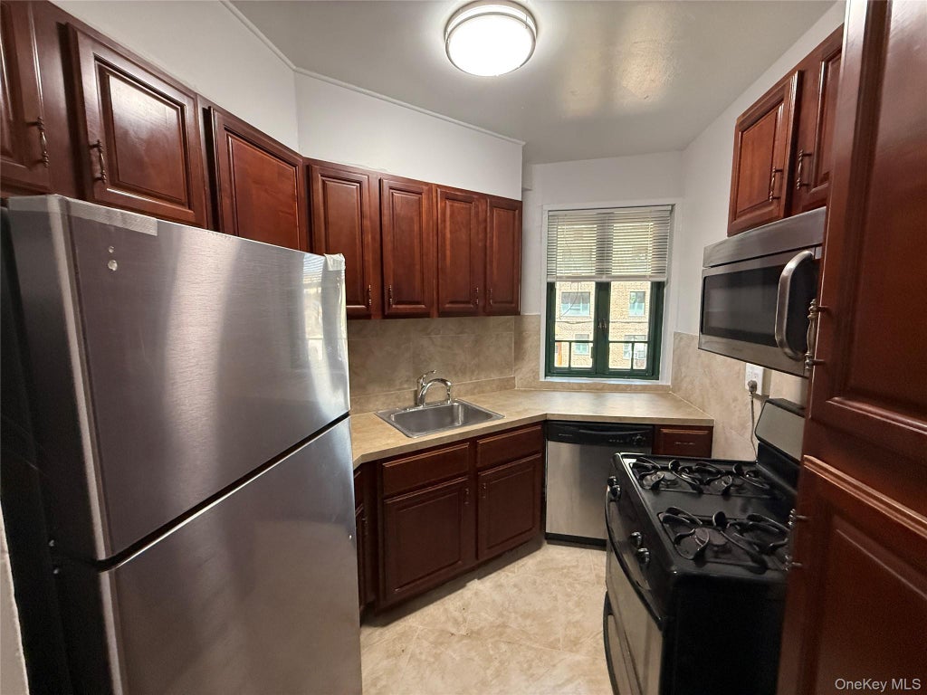 Photo of 1725 Purdy Street #1C, Bronx, NY 10462 (MLS # 1019909)