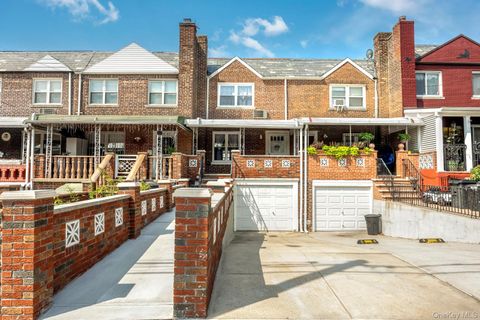 Photo of 58-40 80th Street, Middle Village, NY 11379 (MLS # 1028723)