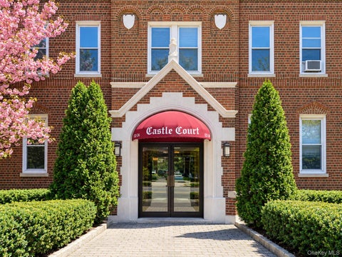 Photo of 83-55 Lefferts Boulevard #6A, Kew Gardens, NY 11415 (MLS # 1065997)