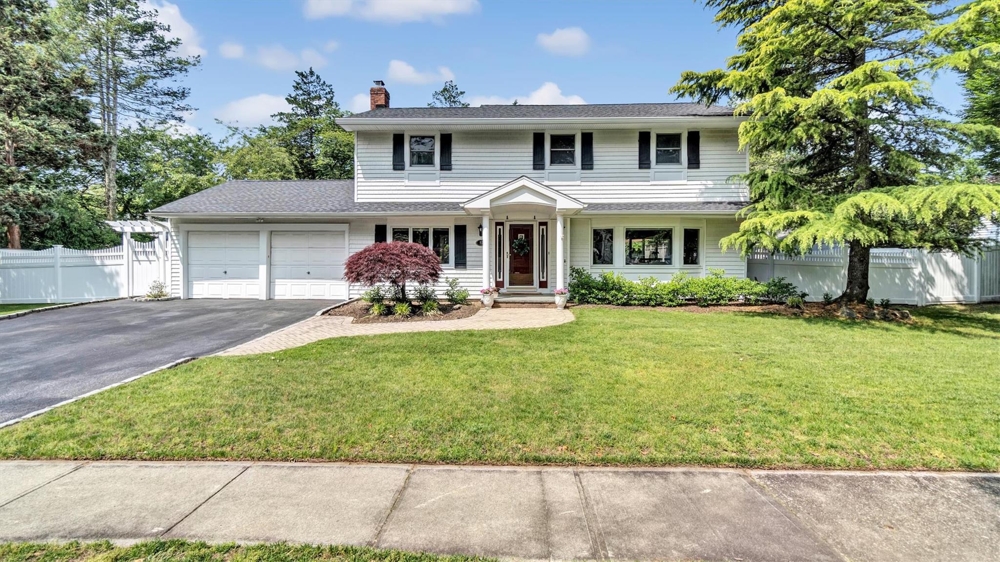 12 Frost Pond Road, Greenlawn, New York image 2