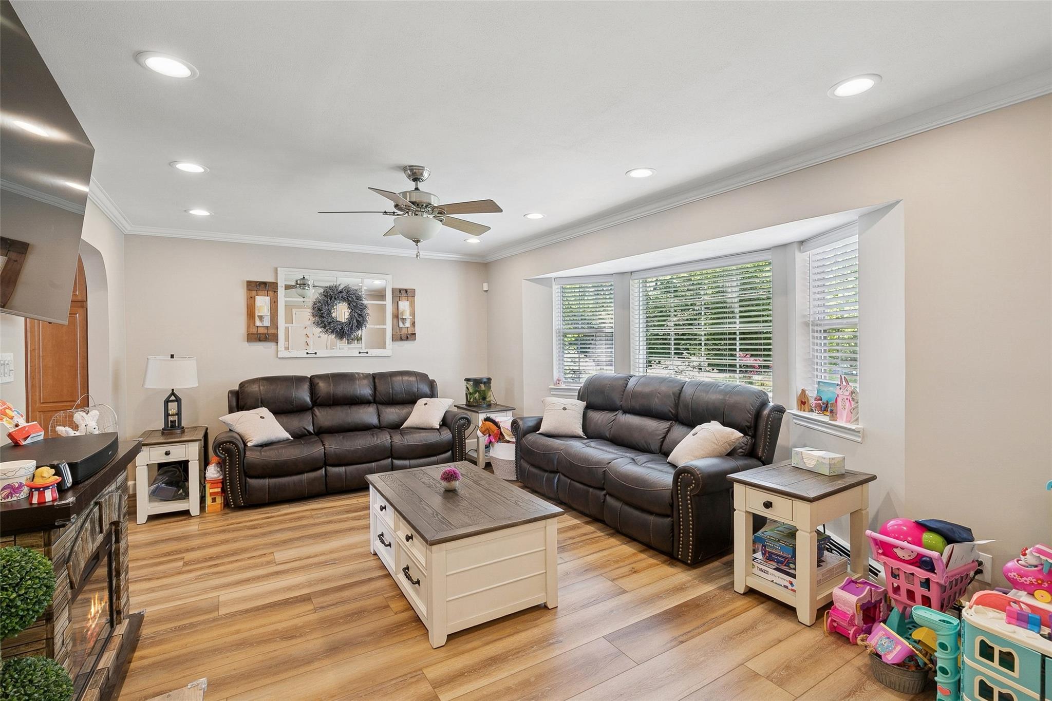 283 Terry Road, Sayville, New York image 12
