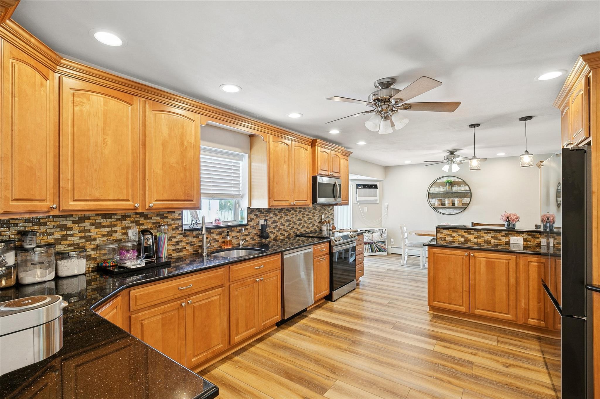 283 Terry Road, Sayville, New York image 18