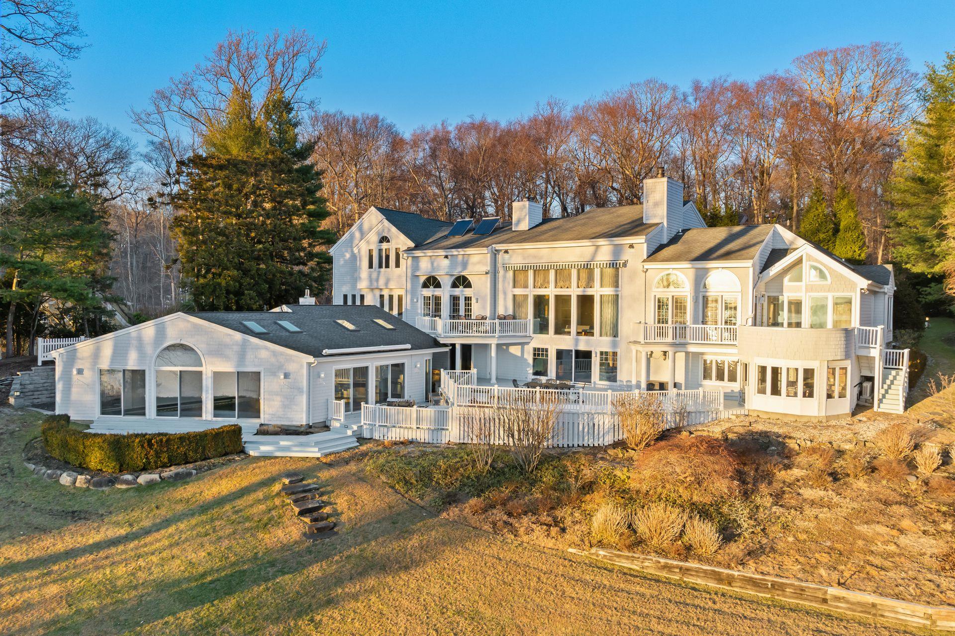 Property for Sale at Mallard Drive, Lloyd Harbor, Hamptons, NY - Bedrooms: 6 
Bathrooms: 8  - $4,980,000