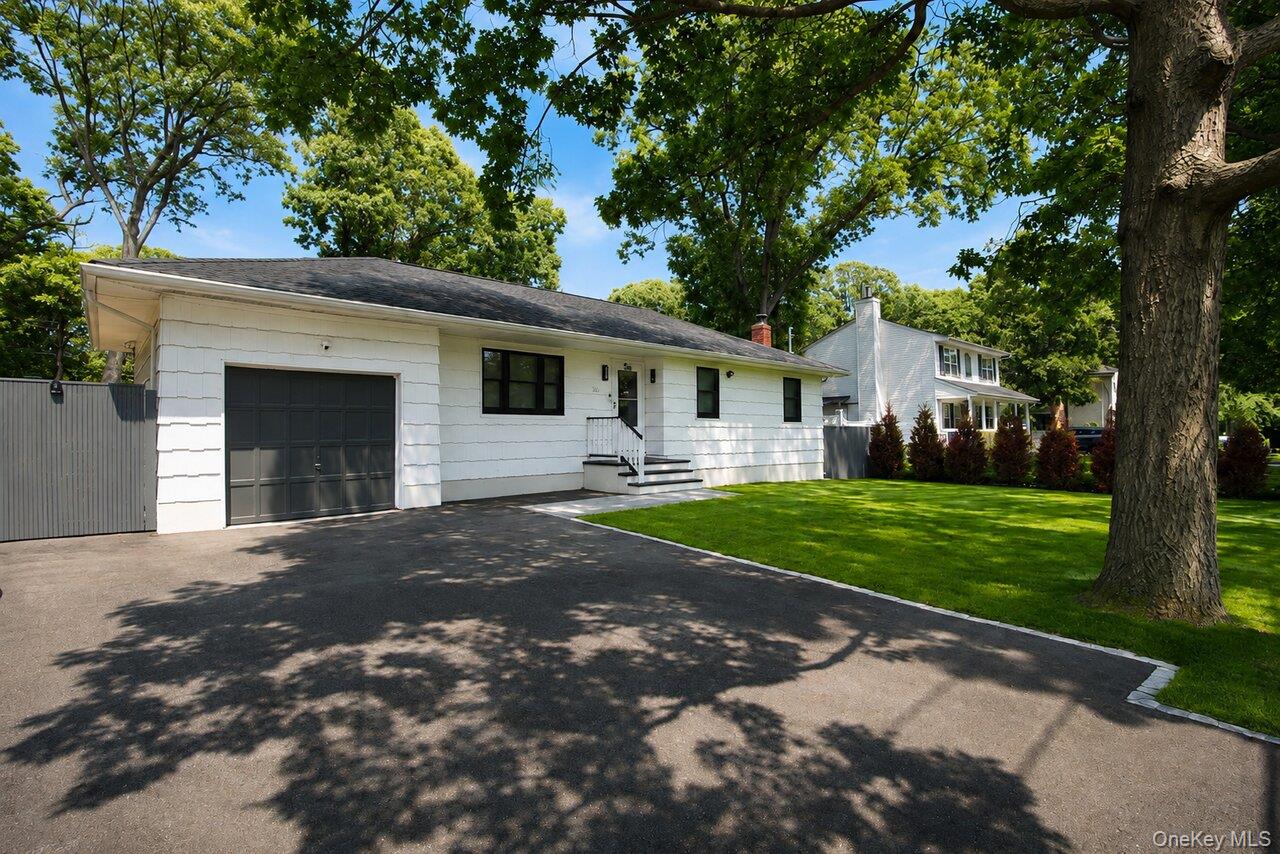 35 Moriches Avenue