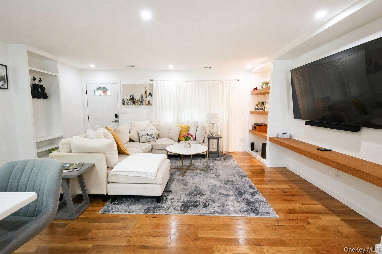 35 Moriches Avenue