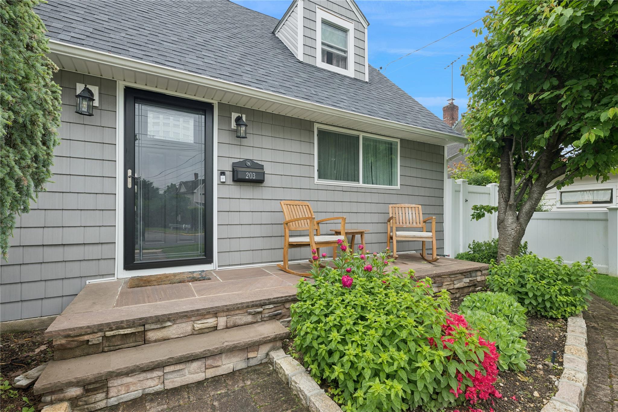 203 Division Avenue Ave, Hicksville, New York image 3