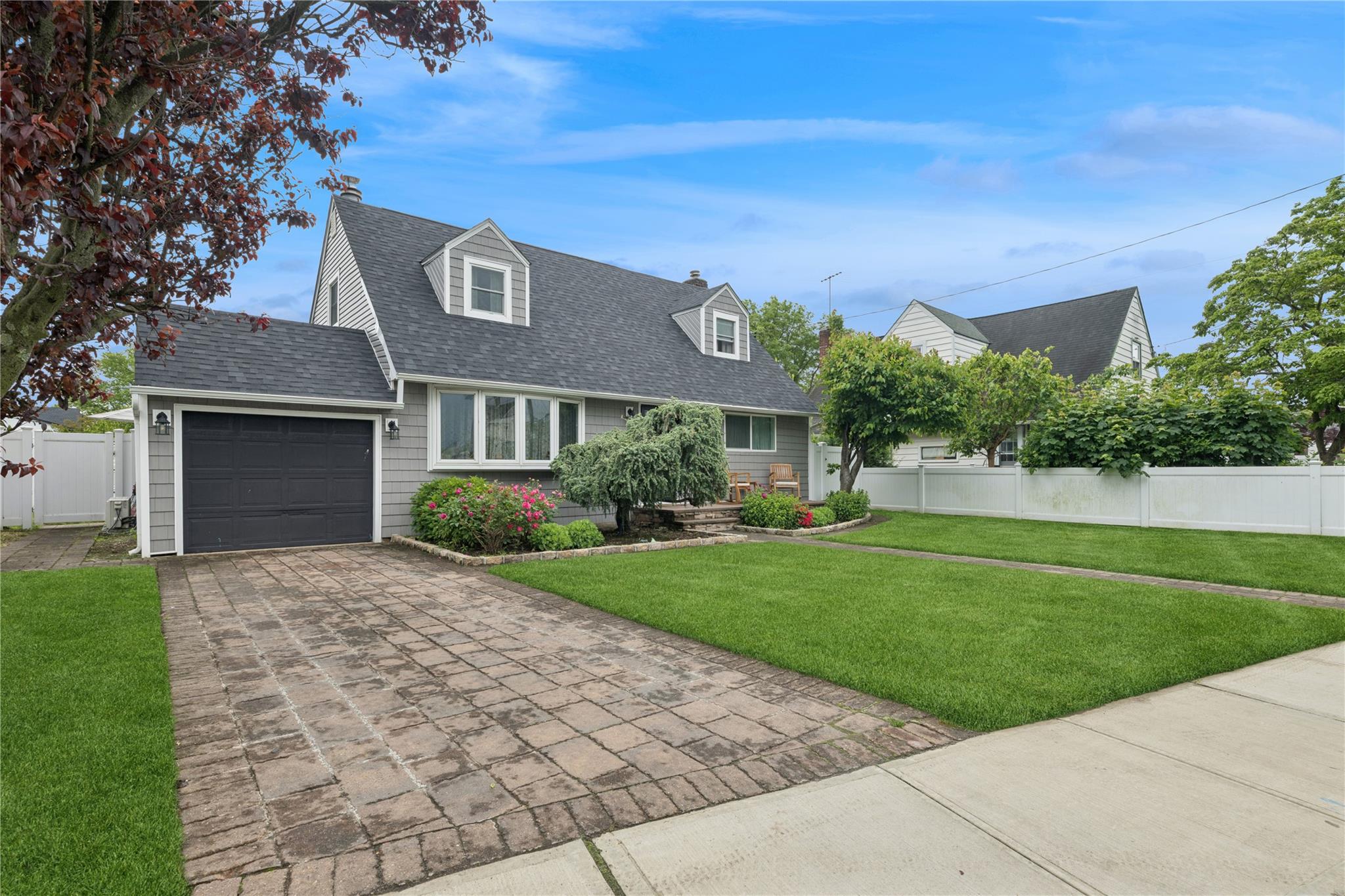 203 Division Avenue Ave, Hicksville, New York image 2