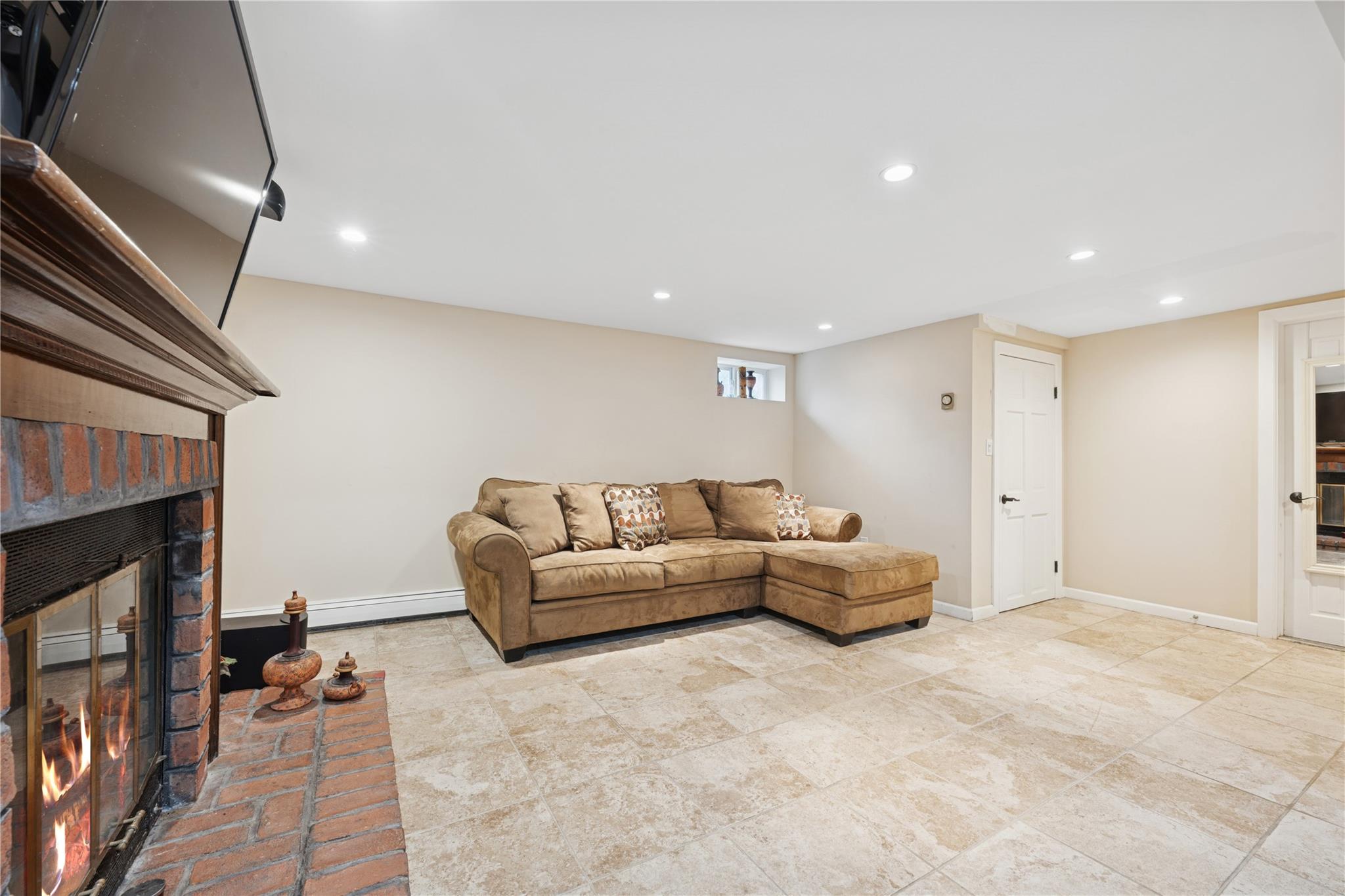 203 Division Avenue Ave, Hicksville, New York image 25