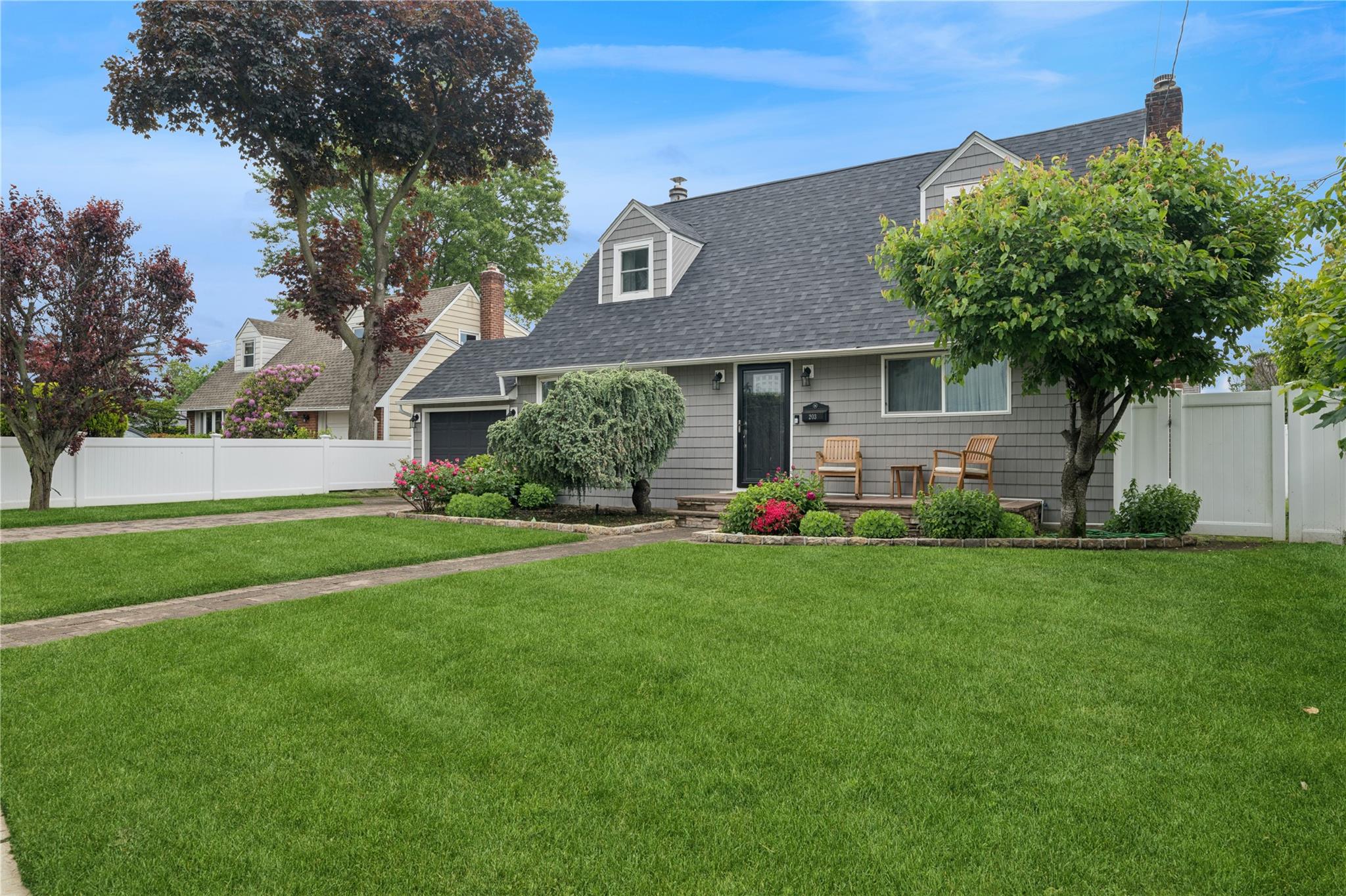 203 Division Avenue Ave, Hicksville, New York image 4