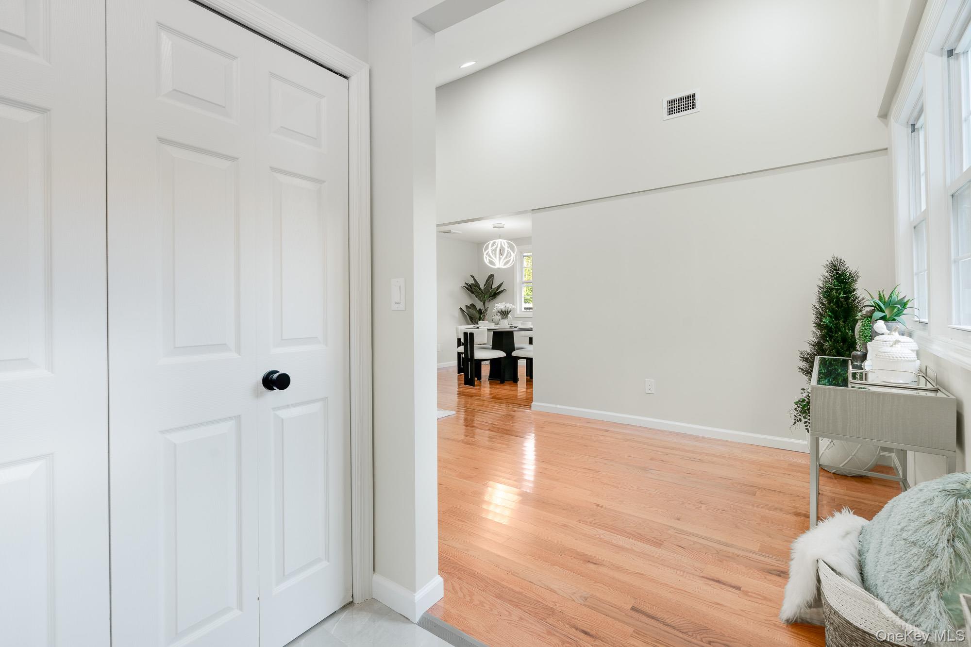 3167 Lincoln Drive