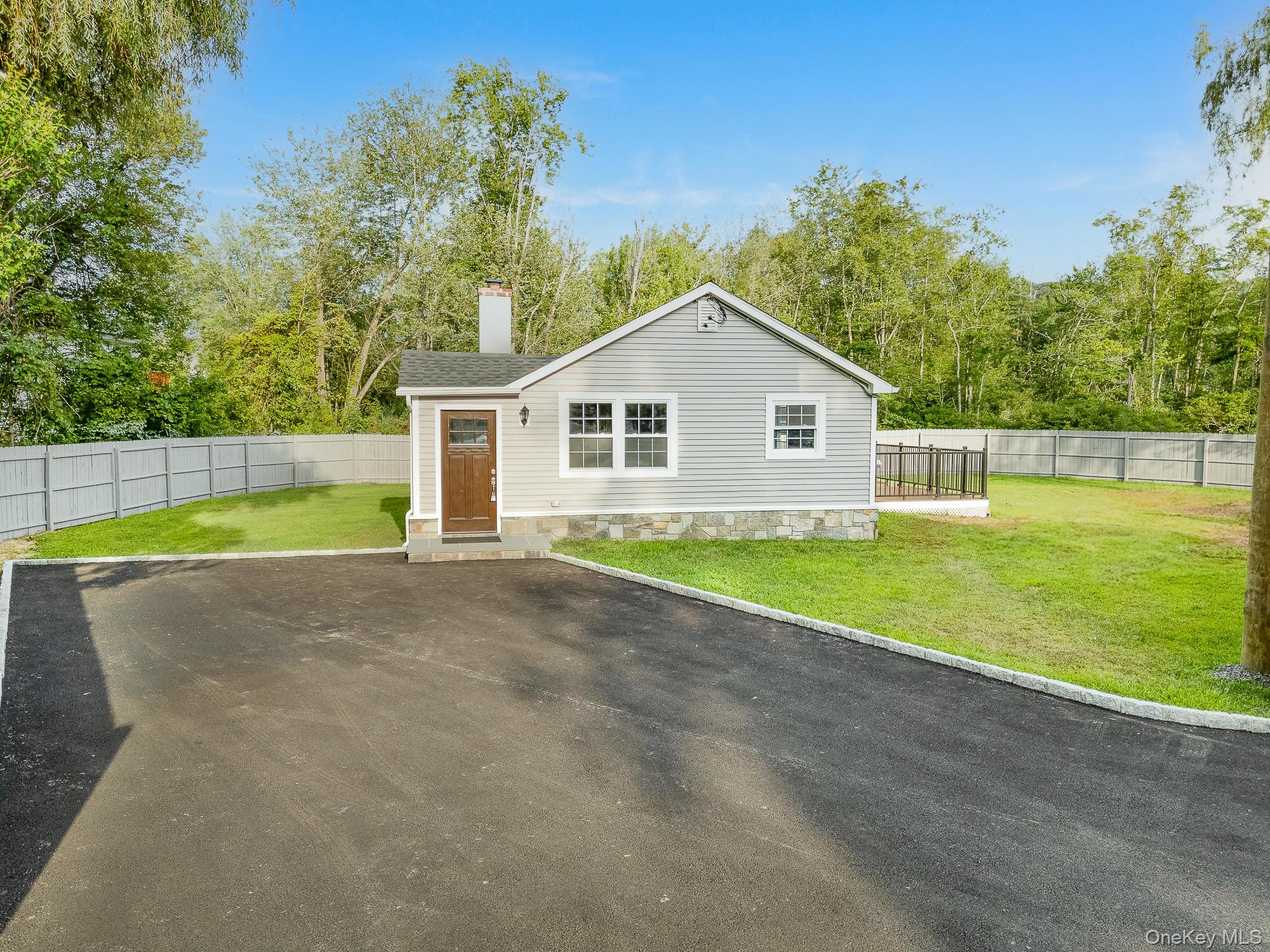 3167 Lincoln Drive