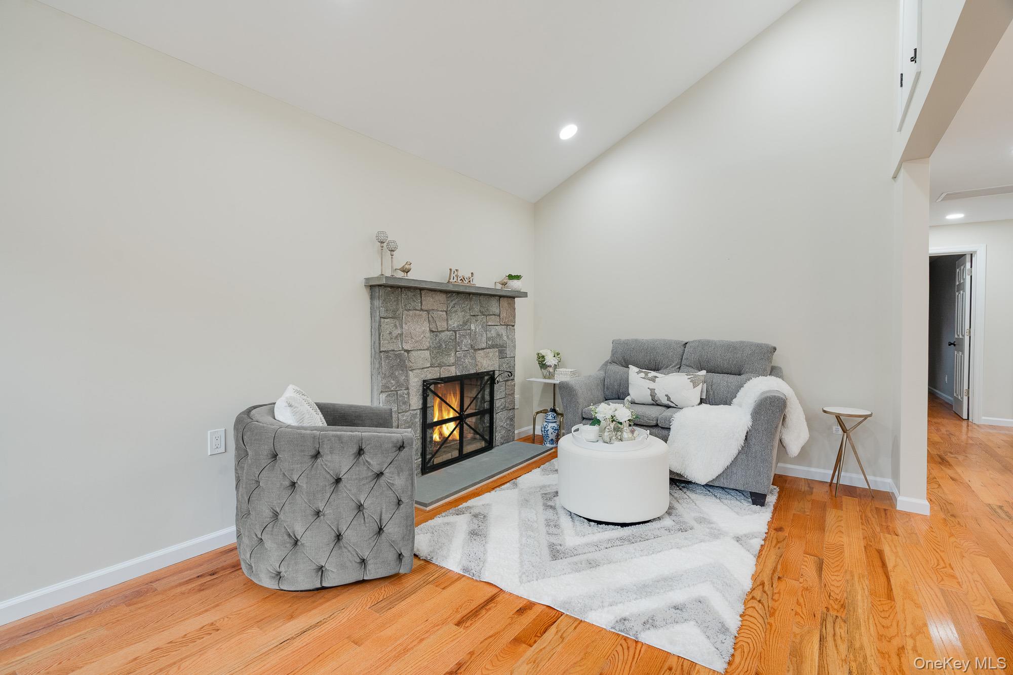 3167 Lincoln Drive