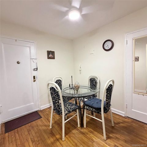 Photo of 34-20 78th St St #1E, Jackson Heights, NY 11372 (MLS # 980846)