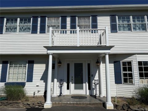 Homes For Rent - 250 Oneck Lane<br/> Westhampton, NY 11978
