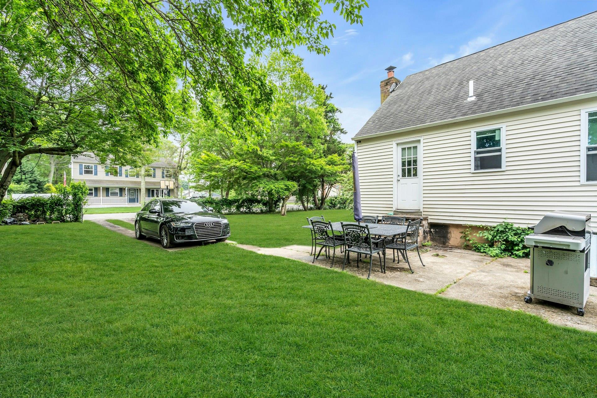 17 Lexington Road, Shirley, New York image 23