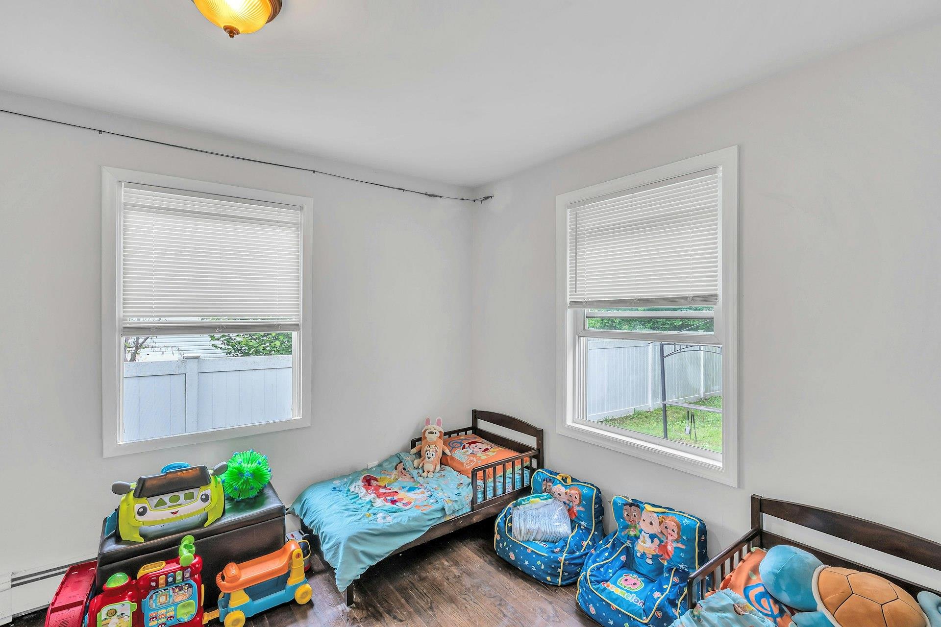 17 Lexington Road, Shirley, New York image 8