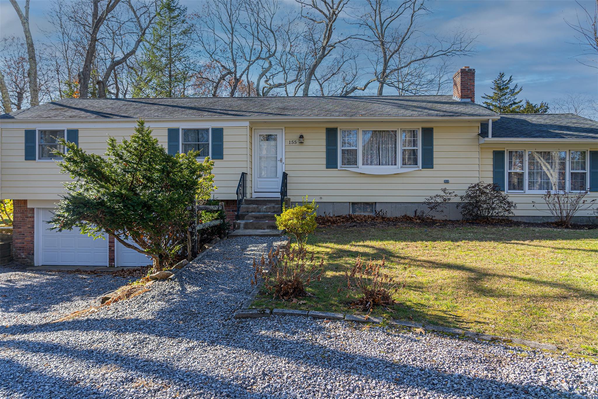 Rental Property at Delmar Drive, Laurel, Hamptons, NY - Bedrooms: 3 
Bathrooms: 2  - $8,500 MO.