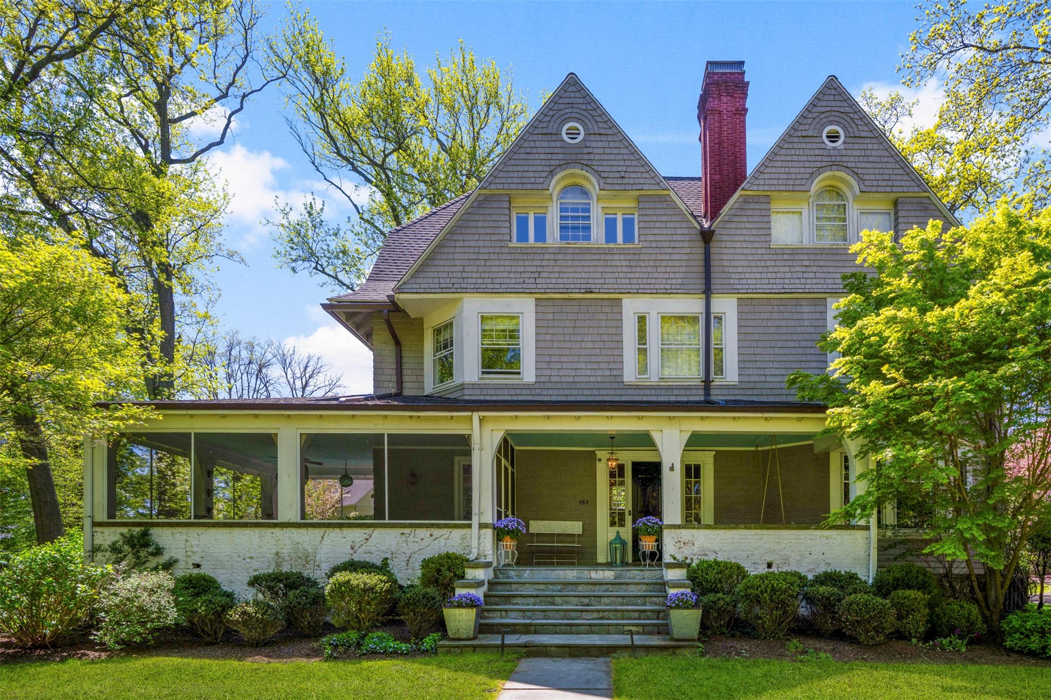 989 Edgewood Avenue, Pelham, New York image 37