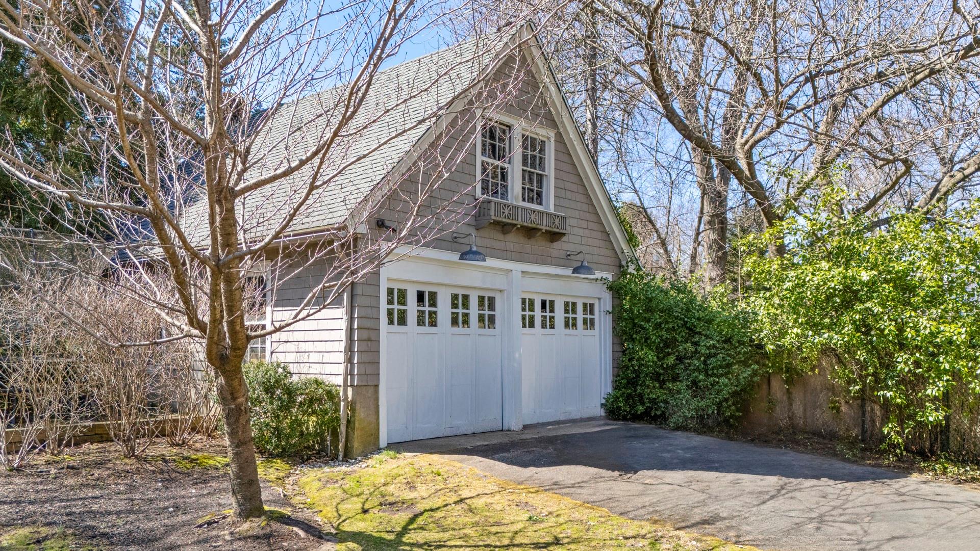 989 Edgewood Avenue, Pelham, New York image 36