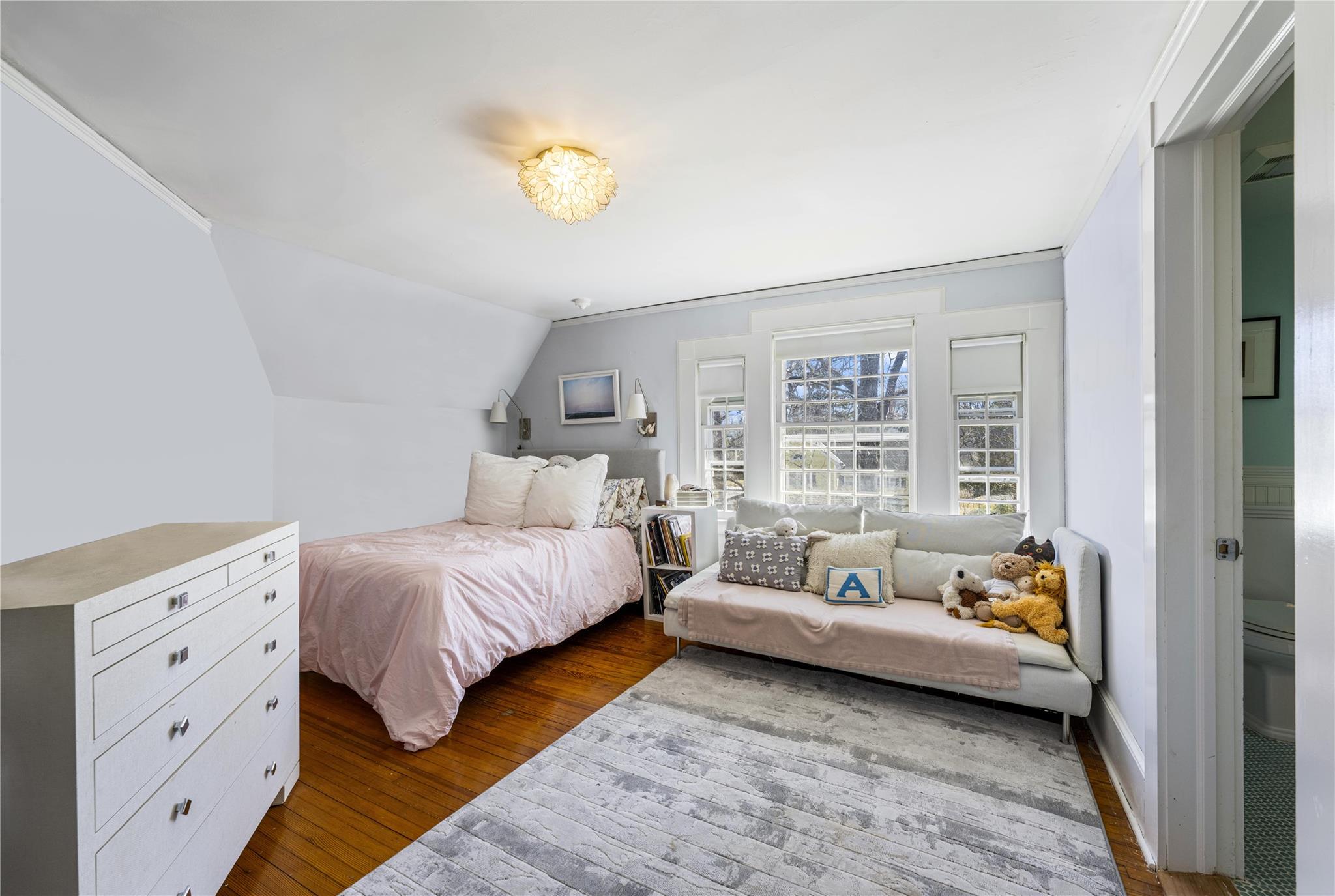 989 Edgewood Avenue, Pelham, New York image 26