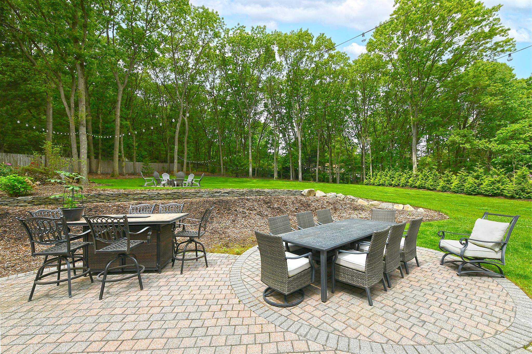112 Stonehurst Lane, Dix Hills, New York image 17