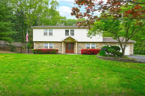 112 Stonehurst Lane Dix Hills NY 11746