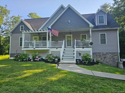 Homes For Sale - 10 Rathbun Road<br/> Rhinebeck, NY 12572