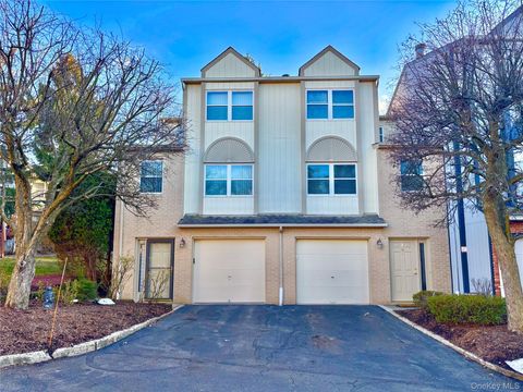 18 Kensington Court Nanuet NY 10954