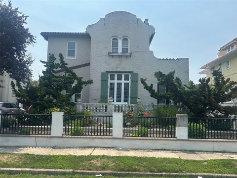 Apartment For Rent - 130 E Olive Street<br/> Nassau County, Long Beach, NY 11561