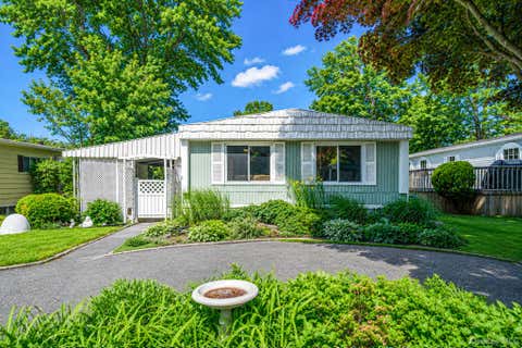 Mobile Home For Sale - 14 Buttercup Drive<br/> Suffolk County, Bohemia, NY 11716