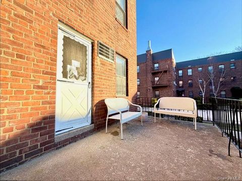 215-28 47th Avenue Unit 1A, Bayside, NY 11361 - MLS#: 949643